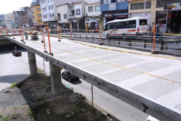 Puente de acceso a la Plaza Alfonso López. Hace parte de las obras del bulevar de la 19.