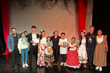 Los finalistas en el concurso infantil y juvenil de la canción.