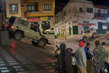 El conductor tendrá que pagar los daños causados a las escalas del atrio.