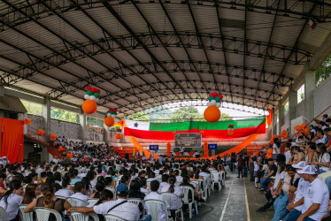 Estudiantes de cuatro instituciones educativas de Victoria (Caldas) recibieron 445 computadores del Ministerio de las TIC.