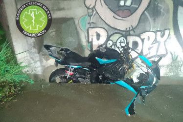 La moto involucrada en el accidente de la vía Panamericana.