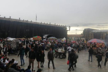 Una delegación de docentes de Caldas participó en la multitudinaria toma de Bogotá para exigir el hundimiento del proyecto de reforma a la educación, lo que al final se dio en el Congreso de la República.