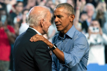 Joe Biden (izq.) fue vicepresidente de Estados Unidos cuando Barack Obama fue mandatario.