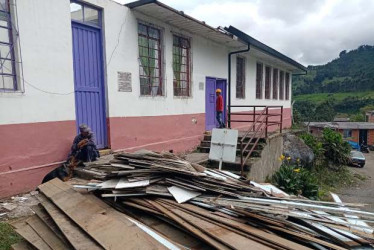 Pacto por la Educación de Villamaría busca intervenir este año en unas 14 sedes educativas. Con recursos de donaciones y con dineros de la Gobernación y de la Alcaldía intervienen cuatro escuelas rurales, incluida la de la vereda Gallinazo.