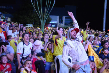 En el parque de la Mujer gritaron con euforia en cada ataque cafetero. Conozca las reacciones durante y después de la final en Manizales.