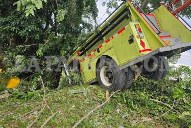 En el accidente del carro de Bomberos de Mariquita, una persona resultó herida y otra murió.