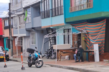 La carpintería ya llega hasta el andén y la calle 