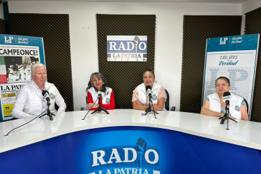  John Jairo Noreña Gutiérrez, María Cristina Salazar Hurtado, Alba Miryam García y Marta Cecilia Vallejo Gómez, integrantes de la Asociación Líderes Gestores de Paz. 