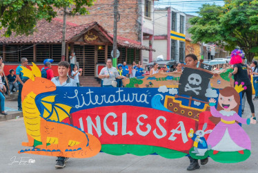 En el desfile representaron la literatura.