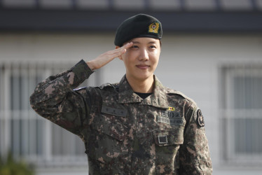 J-Hope, de BTS, a su salida del servicio militar. 