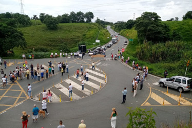 Los prediseños de la glorieta en el sector de Las Margaritas (Risaralda, Caldas) quedaron listos y aprobados. El jueves mostrarán cómo quedará la obra. Ese mismo día se definirá que va a pasar con los polines del Tren que ocupan una cancha de fútbol de Arauca (Palestina).