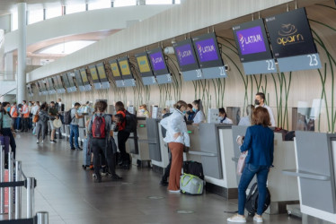 El Aeropuerto Matecaña anuncia obras en la vía Gilberto Peláez, que comunica a la terminal aérea de Pereira con el occidente de Caldas.