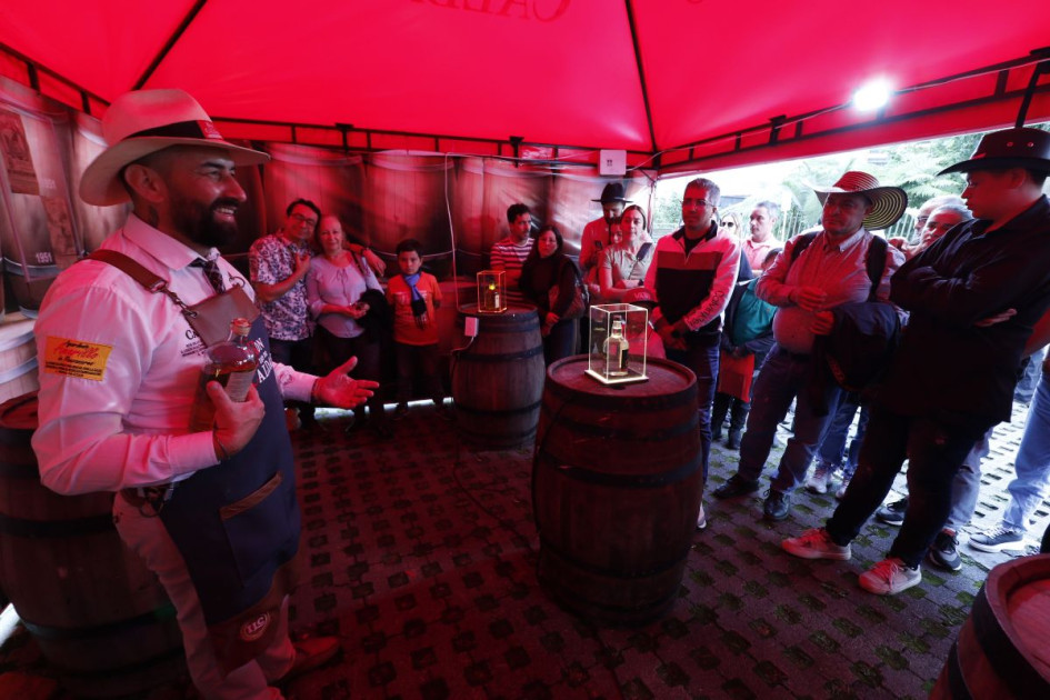La exhibición creada por la Industria Licorera de Caldas tiene gran acogida. La exhibición creada por la Industria Licorera de Caldas tiene gran acogida.