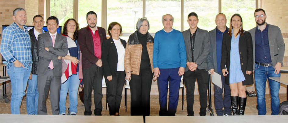 La Universidad de Caldas entregó reconocimientos especiales a los investigadores de la institución que cuentan con patentes, spin off y diseños industriales. El evento se realizó en el Café Cultural del Centro Cultural Universitario Rogelio Salmona. La Universidad de Caldas entregó reconocimientos especiales a los investigadores de la institución que cuentan con patentes, spin off y diseños industriales. El evento se realizó en el Café Cultural del Centro Cultural Universitario Rogelio Salmona.