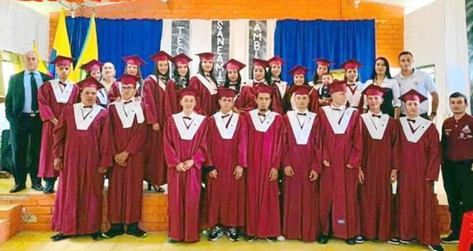 Foto | Óscar Yhony Restrepo | LA PATRIA La Institución rural Las Coles, de Pácora, realizó la ceremonia de graduación de 25 técnicos en Saneamiento Ambiental, en alianza con la Universidad de Caldas, el Comité de Cafeteros y Institución Educativa Las Coles. Felicitaciones a los graduandos 2022.