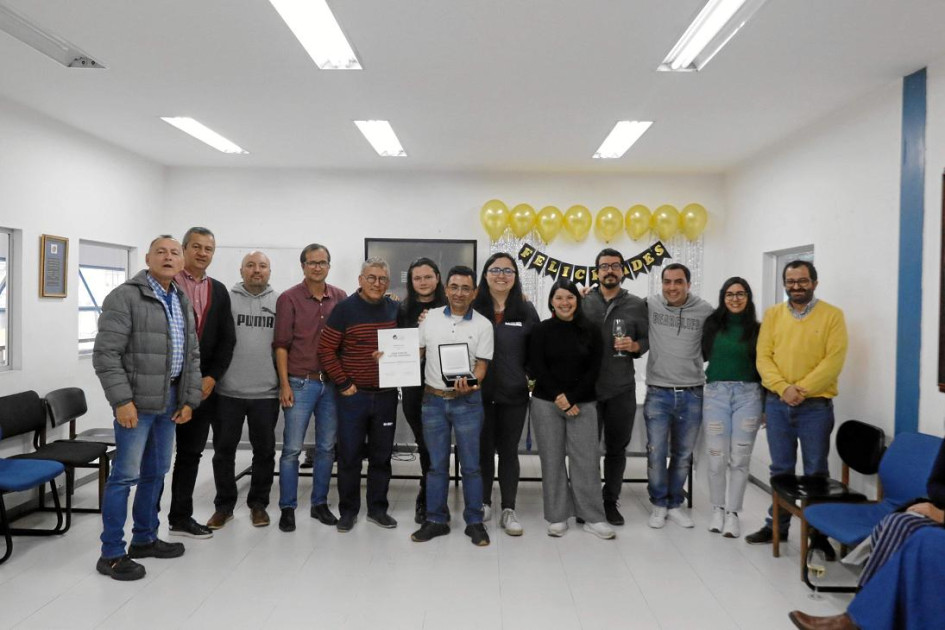 Darío Augusto Cardona, Juan Luis Taborda, Diego Hidalgo, Óscar Mejía, Virgilio López, Hermes Andrés Villamizar, Juan Carlos Layton, Laura Henao, Liset Espinoza, Juan Carlos Homez, David Fernando Muñoz, Sania Salazar y Fernando Ramírez. Darío Augusto Cardona, Juan Luis Taborda, Diego Hidalgo, Óscar Mejía, Virgilio López, Hermes Andrés Villamizar, Juan Carlos Layton, Laura Henao, Liset Espinoza, Juan Carlos Homez, David Fernando Muñoz, Sania Salazar y Fernando Ramírez.