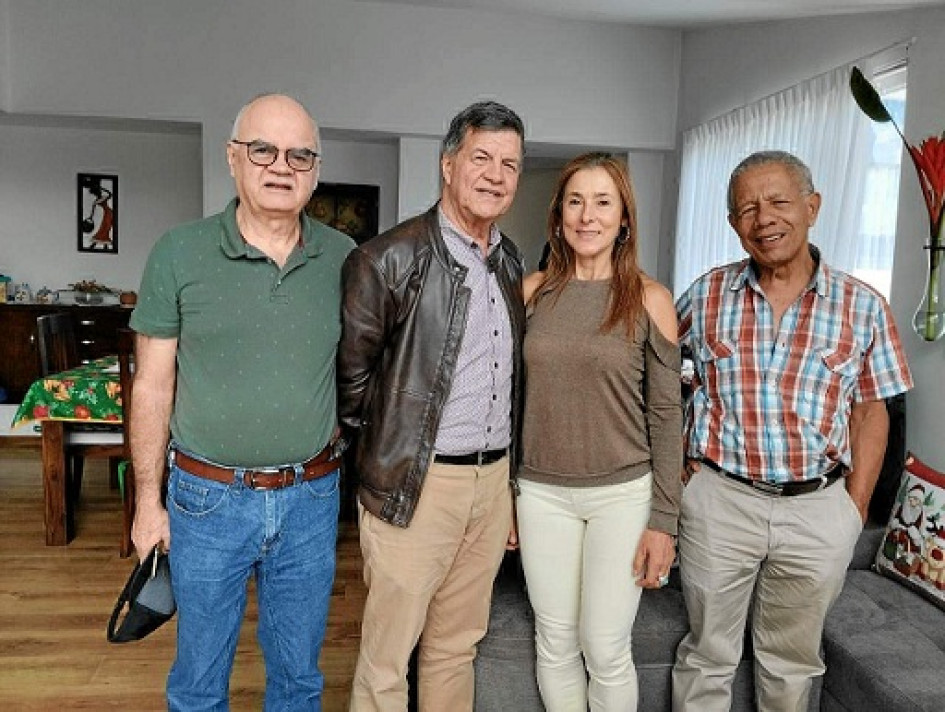 Fotos | Cortesía María Luisa García | LA PATRIA Jhon Jairo Cardona, César Arcila, Amparo Vélez y Fernando Marín, presidente de la Asociación.