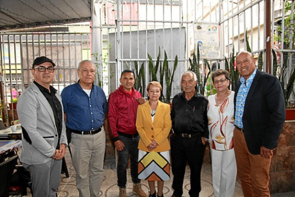 Foto/ Argemiro Idarraga/LA PATRIA Leonardo César Hurtado Arias (presidente), Edgar Novoa López (fiscal), José Arnoldo Pancha Tabares (vocal), Luz Marina Betancur Prada (vicepresidenta), Jose Dimas Velásquez Velásquez (tesorero), Luz Marina Bermúdez Salazar (vocal) y Jorge Elias García Duque (secretario).