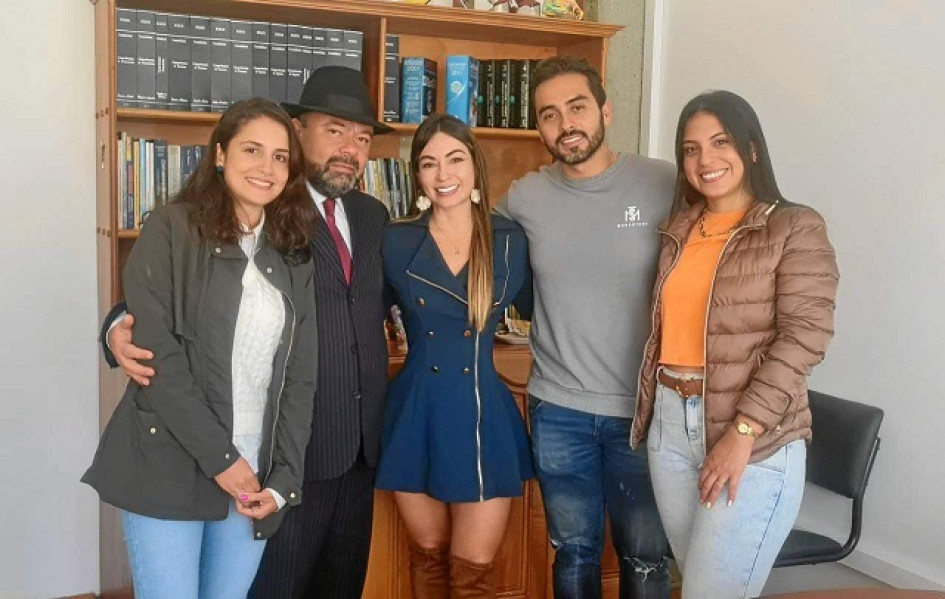 Susana Alvarán Serna, Mauricio Escobar Ortega, Claudia Quintero Muñoz, Juan Pablo Ortiz Giraldo y Manuela Buitrago Serna.
