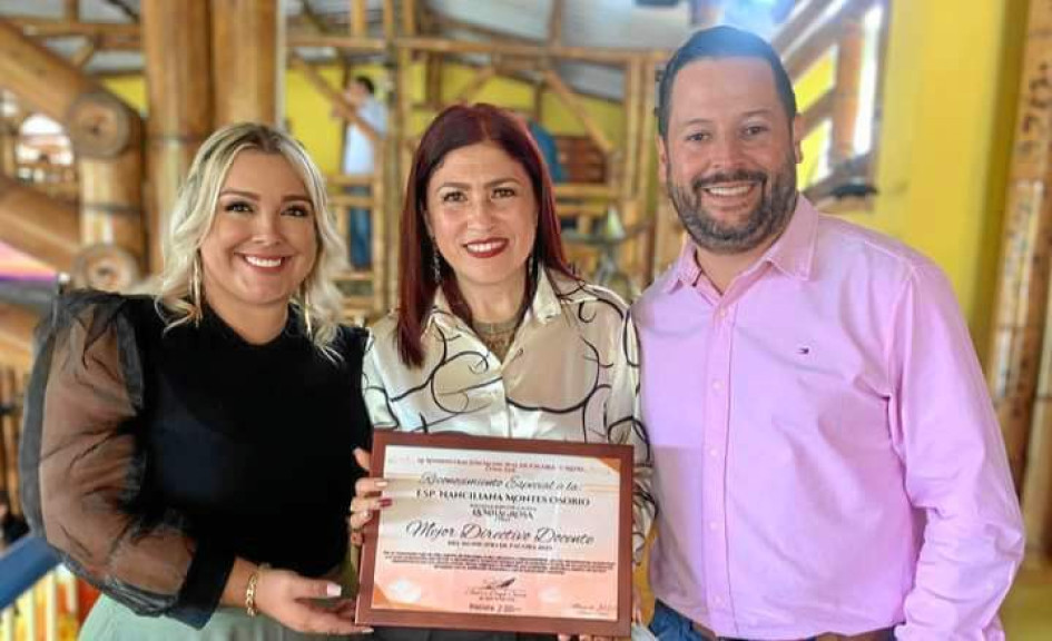 Fotos | Cortesía alcaldía de Pácora | LA PATRIA Nanciliana Montes Osorio y Andrés Felipe Gutiérrez Ocampo recibieron los reconocimientos del alcalde de Pácora, Andrés Duque Osorio, y de la primera gestora social, Katterin Otálvaro Martínez. Fotos | Cortesía alcaldía de Pácora | LA PATRIA Nanciliana Montes Osorio y Andrés Felipe Gutiérrez Ocampo recibieron los reconocimientos del alcalde de Pácora, Andrés Duque Osorio, y de la primera gestora social, Katterin Otálvaro Martínez.