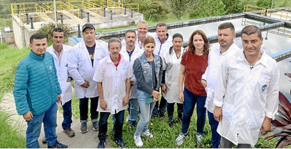 Foto | Henry Alberto Giraldo | LA PATRIA Nubia Galvis, Luz Ely Valencia y Santiago Quiroga, funcionarios de Empocaldas, estuvieron en la planta de tratamiento de agua en Salamina (Caldas) para capacitarse sobre los procesos y tratamientos del agua. Asistieron operadores de las plantas de Salamina, Neira, Aguadas, Pácora y Filadelfia. Foto | Henry Alberto Giraldo | LA PATRIA Nubia Galvis, Luz Ely Valencia y Santiago Quiroga, funcionarios de Empocaldas, estuvieron en la planta de tratamiento de agua en Salamina (Caldas) para capacitarse sobre los procesos y tratamientos del agua. Asistieron operadores de las plantas de Salamina, Neira, Aguadas, Pácora y Filadelfia.