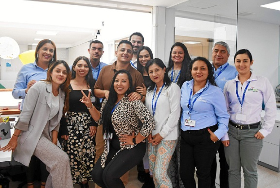 William David Patiño Arias festejó su cumpleaños con sus compañeros de trabajo de Finanfuturo. William David Patiño Arias festejó su cumpleaños con sus compañeros de trabajo de Finanfuturo.