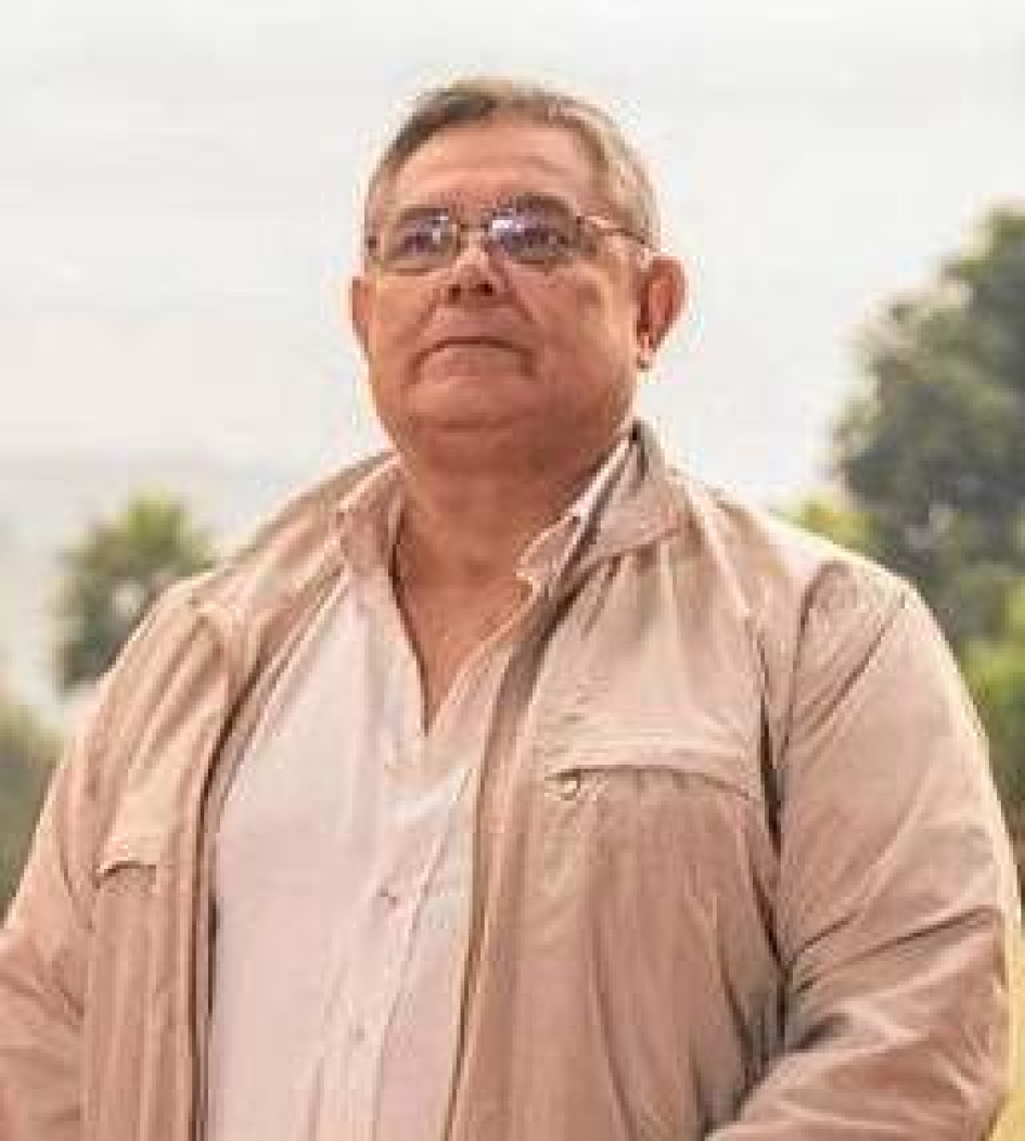 Foto | Lector | LA PATRIA “Tío querido, aunque ya no estás, tu recuerdo vive en nosotros con tu amor y tu bondad eres nuestro ángel más feliz Gracias por tu gran ejemplo y por tu sabiduría, te deseamos paz en tu tumba y mucha luz”: Alejandro y Jorge Hernán Díaz Galeano La familia Galeano Segura invita hoy martes a la misa de novenario a las 4:00 p.m. en la Parroquia San Antonio. Foto | Lector | LA PATRIA “Tío querido, aunque ya no estás, tu recuerdo vive en nosotros con tu amor y tu bondad eres nuestro ángel más feliz Gracias por tu gran ejemplo y por tu sabiduría, te deseamos paz en tu tumba y mucha luz”: Alejandro y Jorge Hernán Díaz Galeano La familia Galeano Segura invita hoy martes a la misa de novenario a las 4:00 p.m. en la Parroquia San Antonio.