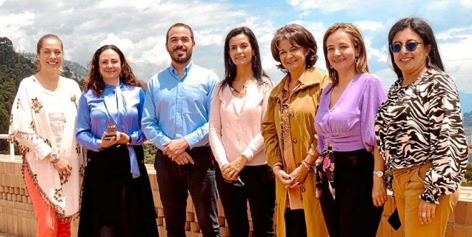 Foto | Manizales Cómo Vamos | LA PATRIA Érika Soledad Durán Pinzón, subgerente Comercial de Efigás; Piedad Urdinola Contreras, directora nacional del DANE; Daniel Hurtado Cano, director de Manizales Cómo Vamos; Lina María Ramírez Londoño, presidenta ejecutiva de la Cámara de Comercio de Manizales por Caldas; Luz Adriana Alarcón González, gerente Confa Salud; Mónica Alejandra Pachón Rodríguez, directora DANE Territorial Centro Occidente; y Sandra Milena Gómez, coordinadora Operativo DANE, sede Manizales. Foto | Manizales Cómo Vamos | LA PATRIA Érika Soledad Durán Pinzón, subgerente Comercial de Efigás; Piedad Urdinola Contreras, directora nacional del DANE; Daniel Hurtado Cano, director de Manizales Cómo Vamos; Lina María Ramírez Londoño, presidenta ejecutiva de la Cámara de Comercio de Manizales por Caldas; Luz Adriana Alarcón González, gerente Confa Salud; Mónica Alejandra Pachón Rodríguez, directora DANE Territorial Centro Occidente; y Sandra Milena Gómez, coordinadora Operativo DANE, sede Manizales.