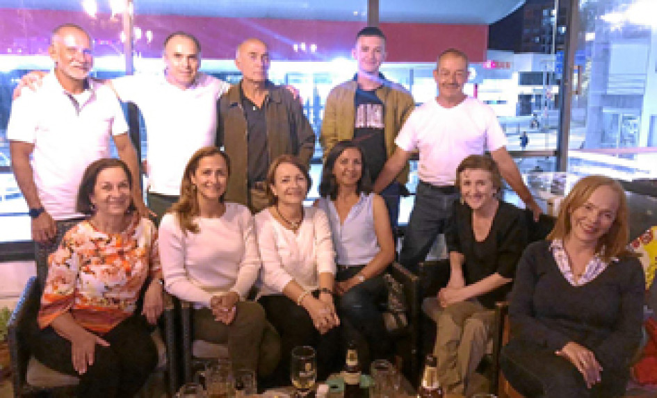Foto | Freddy Arango | LA PATRIA Un grupo de amigos se reúnen cada mes en diferentes sitios de Manizales en una tertulia musical para escuchar y hablar de diferentes géneros musicales. En julio estuvieron en Altos Coffe Shop para disfrutar de historias y artistas alrededor de la música mexicana. Asistieron: Cecilia Castaño, Diana Marcela Buitrago, Isabel Cristina López, Luz Victoria Salamanca, María Inés Salazar, Luz Míriam Corredor, Wilmar Castaño, Jaime Suárez Ávila, Luis Ángel Buitrago, Juan Daniel Giraldo y Jesús María Bermúdez. Foto | Freddy Arango | LA PATRIA Un grupo de amigos se reúnen cada mes en diferentes sitios de Manizales en una tertulia musical para escuchar y hablar de diferentes géneros musicales. En julio estuvieron en Altos Coffe Shop para disfrutar de historias y artistas alrededor de la música mexicana. Asistieron: Cecilia Castaño, Diana Marcela Buitrago, Isabel Cristina López, Luz Victoria Salamanca, María Inés Salazar, Luz Míriam Corredor, Wilmar Castaño, Jaime Suárez Ávila, Luis Ángel Buitrago, Juan Daniel Giral