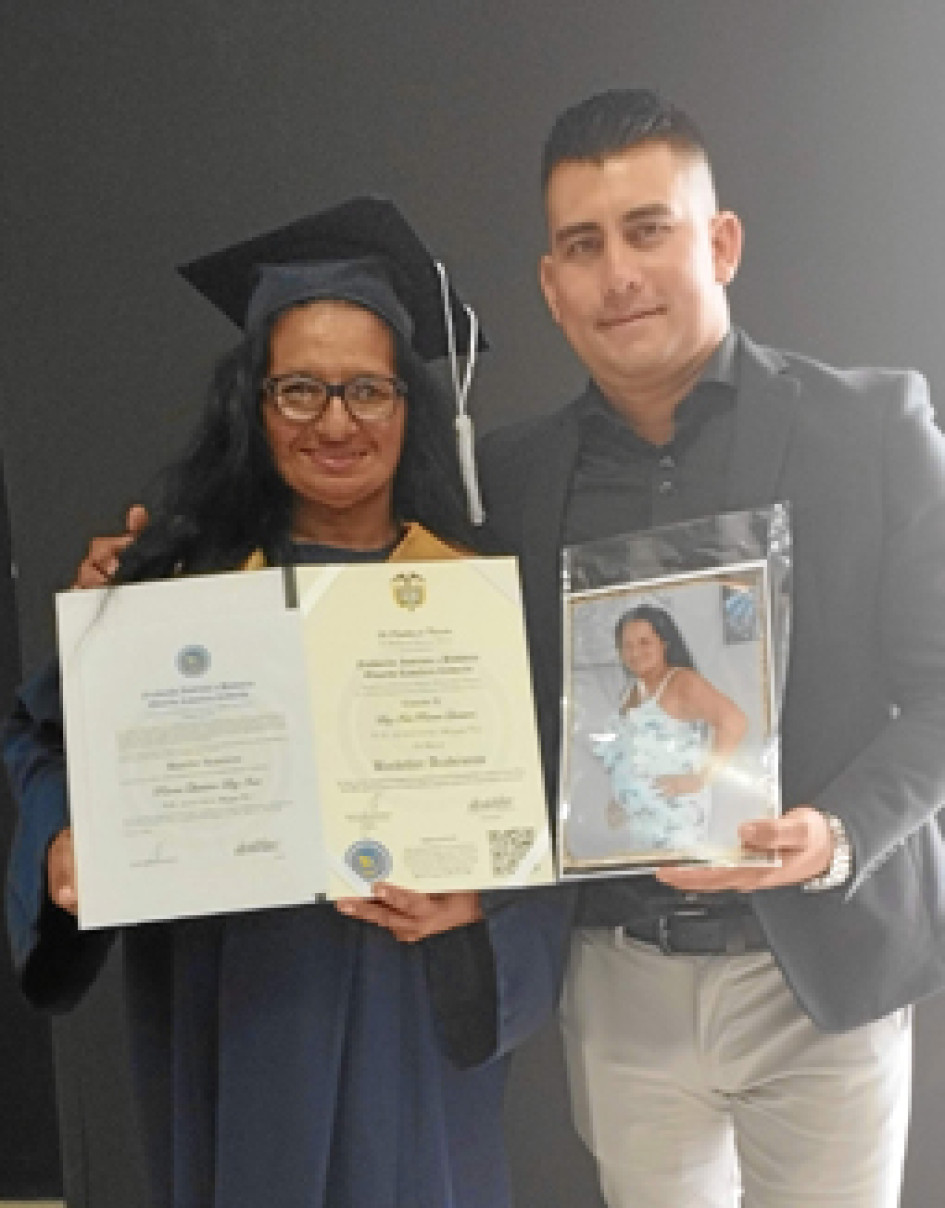 Foto | Cortesía | LA PATRIA Luz Inés Rivera Quintero y Germán Rico, profesor y director de la Fundación Educando. Foto | Cortesía | LA PATRIA Luz Inés Rivera Quintero y Germán Rico, profesor y director de la Fundación Educando.