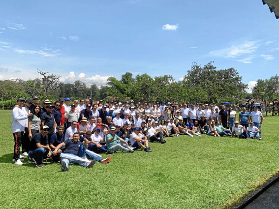 Fotos | Cortesía | LA PATRIA En Villa Beatriz en Santágueda (Palestina), Empocaldas realizó la Integración cultural y deportiva con las familias de los colaboradores de Manizales y los municipios donde opera la entidad.