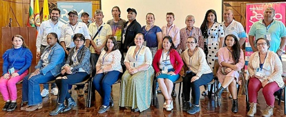 Foto | Cortesía | LA PATRIA De pie: Fernando Arcila, personero municipal; Juan Agustín Garzón, Miguel Ángel Villanueva, Arnulfo Villanueva, Fabio Villanueva, Andrés Chorens, Alba Alicia Ocampo, Elías Villanueva, Manuel Posada, Senith López Herrera, Jamer Yela, José Heriberto Orozco Orozco. Sentados: Gloria Omaira Cifuentes, Nisdany Contreras, Yalile García, Gloria Vásquez, Dora Obando, Melva Sofía González Céspedes, Patricia Quintancha, Yolima Valencia y Jazmín Andrea Gómez. Foto | Cortesía | LA PATRIA De pie: Fernando Arcila, personero municipal; Juan Agustín Garzón, Miguel Ángel Villanueva, Arnulfo Villanueva, Fabio Villanueva, Andrés Chorens, Alba Alicia Ocampo, Elías Villanueva, Manuel Posada, Senith López Herrera, Jamer Yela, José Heriberto Orozco Orozco. Sentados: Gloria Omaira Cifuentes, Nisdany Contreras, Yalile García, Gloria Vásquez, Dora Obando, Melva Sofía González Céspedes, Patricia Quintancha, Yolima Valencia y Jazmín Andrea Gómez.