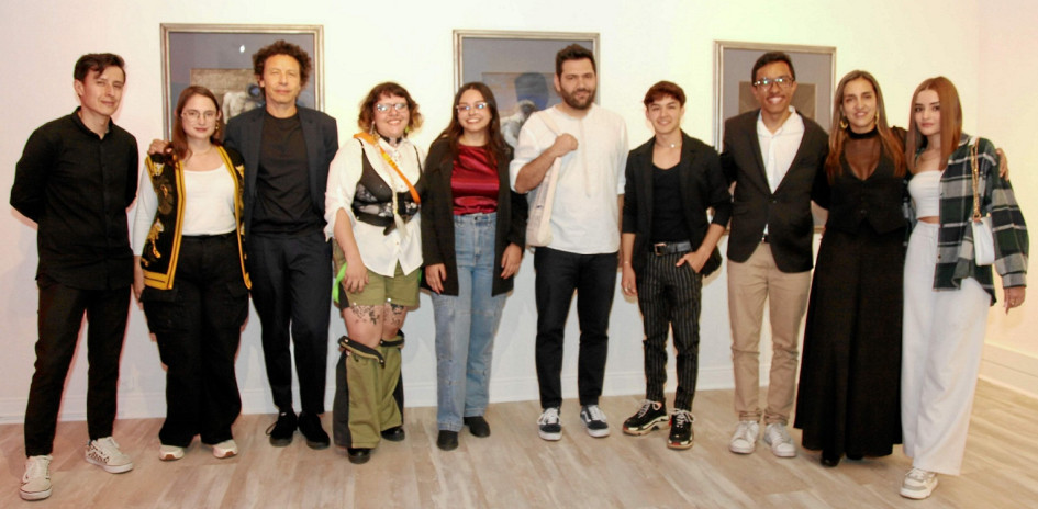 Juan Camilo Sánchez, Juan David Londoño, Alejandro García, Ana Sofía Ardila, José Gabriel Bastidas, Danna Guzmán, Pablo Cuartas, Diego Escobar, Andrés Ospina, Camilo Ospina y Carolina Aguirre. Juan Camilo Sánchez, Juan David Londoño, Alejandro García, Ana Sofía Ardila, José Gabriel Bastidas, Danna Guzmán, Pablo Cuartas, Diego Escobar, Andrés Ospina, Camilo Ospina y Carolina Aguirre.