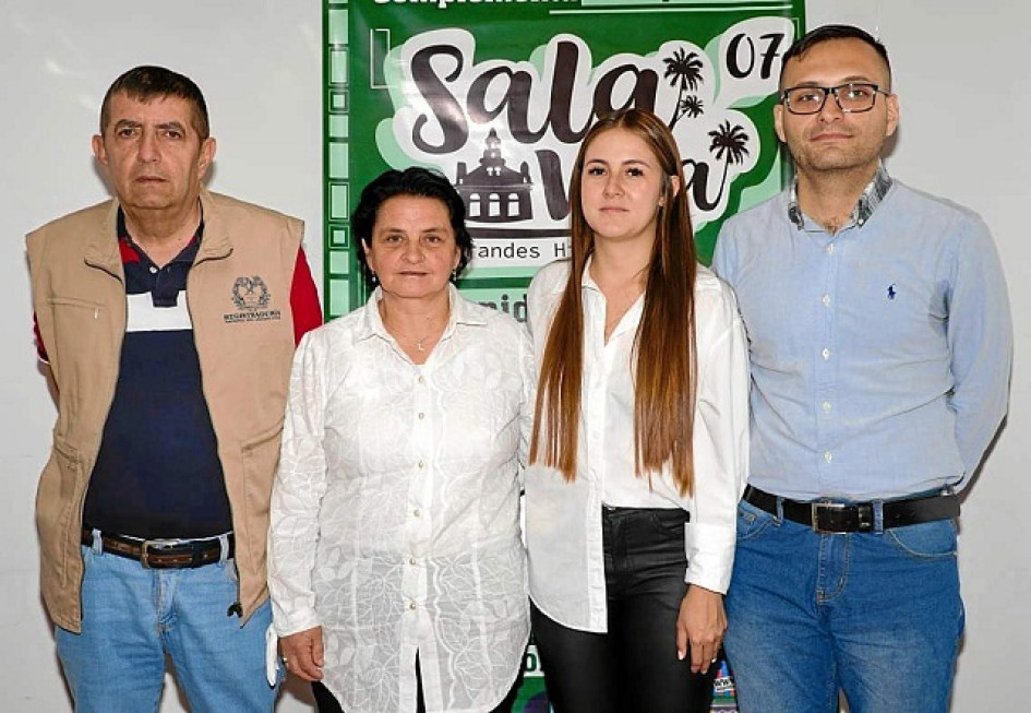 Foto | Luis Fernando Rodríguez | LA PATRIA Óscar Alberto Hernández (registrador municipal), Marleny Gómez (coordinadora mesa de víctimas), María Camila Arroyave (enlace municipal de víctimas) y Lukas Muñoz (personero municipal).