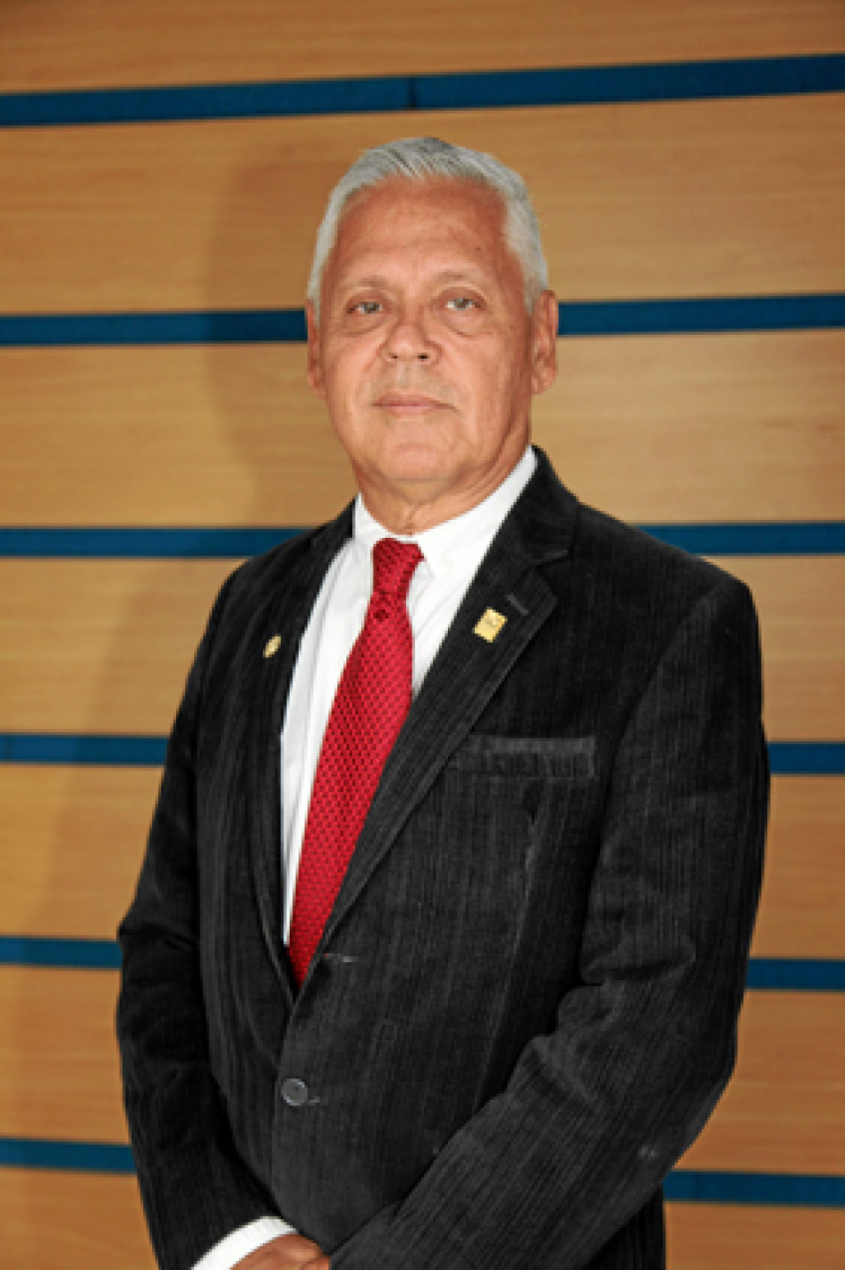 Alonso Valencia Llano, nuevo miembro de la Academia Caldense de Historia. Alonso Valencia Llano, nuevo miembro de la Academia Caldense de Historia.