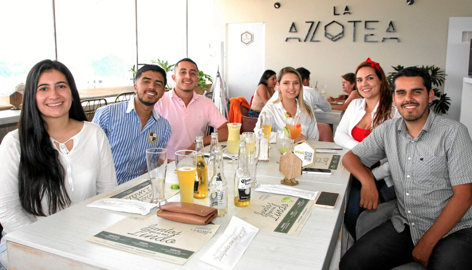 Foto | Argemiro Idárraga | LA PATRIA María Alejandra Torres, Julián Ramírez, Andrés Gómez, Valeria López, Ximena Lopera y David Marulanda estuvieron en el restaurante La Azotea para celebrar el Día del Amor y la Amistad.