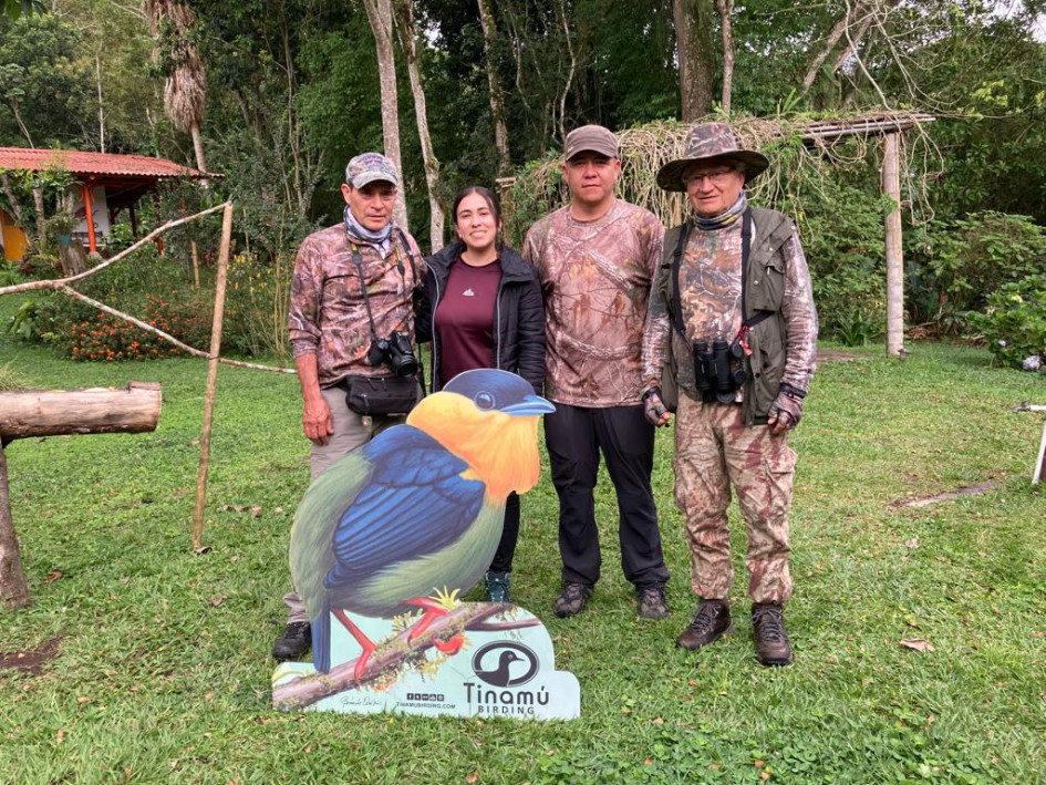 Foto | Cortesía | LA PATRIA José Fernando Galvis, Valentina Marín, Santiago Ramos y José Ituriel Arango visitaron el miércoles la reserva natural de observación de aves Tinamú Birding, en la vereda San Peregrino (Manizales). Realizaron un reconocimiento de los senderos de pajareo para el XI Congreso de Aviturismo que se realizará en noviembre. Foto | Cortesía | LA PATRIA José Fernando Galvis, Valentina Marín, Santiago Ramos y José Ituriel Arango visitaron el miércoles la reserva natural de observación de aves Tinamú Birding, en la vereda San Peregrino (Manizales). Realizaron un reconocimiento de los senderos de pajareo para el XI Congreso de Aviturismo que se realizará en noviembre.