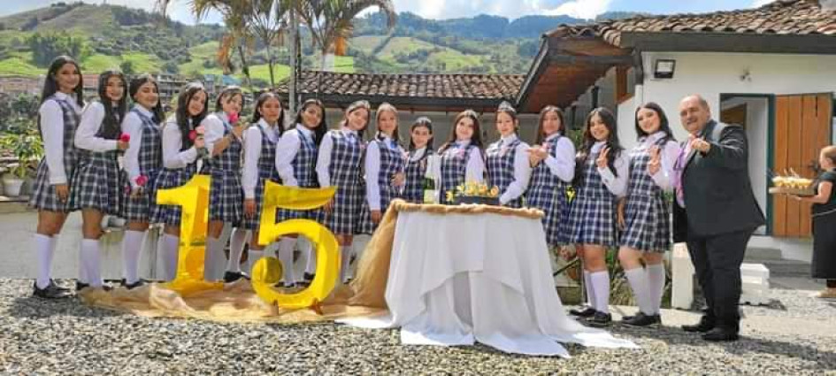Foto | Cortesía | LA PATRIA Grupo de quinceañeras.