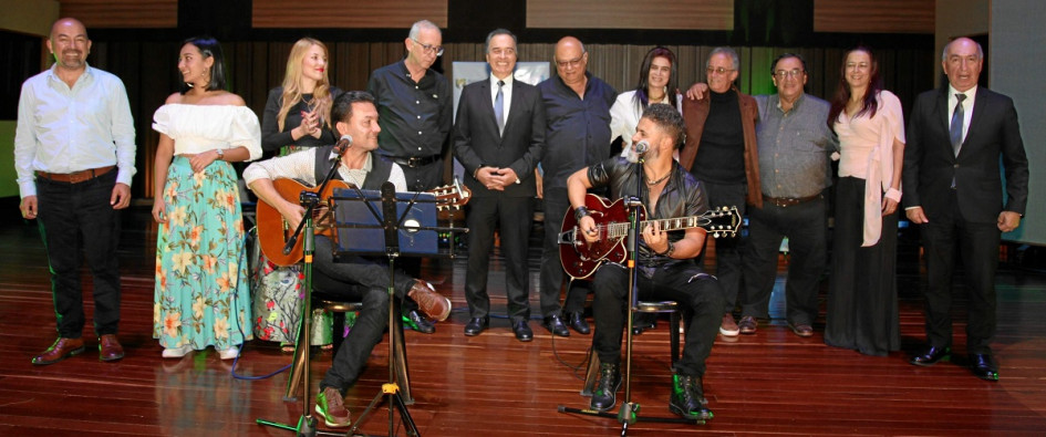 Hicieron parte de este tributo al maestro Fabio Alberto Ramírez: El Dueto Renaceres, Florecer Andino, Lina García, Follajes, Los Hermanos Uribe y Yhon Fredy Marín.