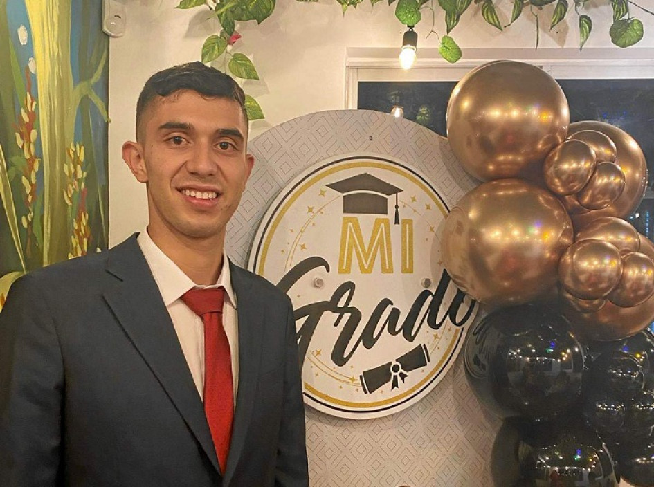 Foto | Restaurante La Shiraka | LA PATRIA Darío Ceballos Ciro recibió el titulo en Licenciatura en Educación Física, Recreación y Deporte de la Universidad de Caldas. Su logro profesional lo celebró en el restaurante La Shiraka, acompañado de su familia.