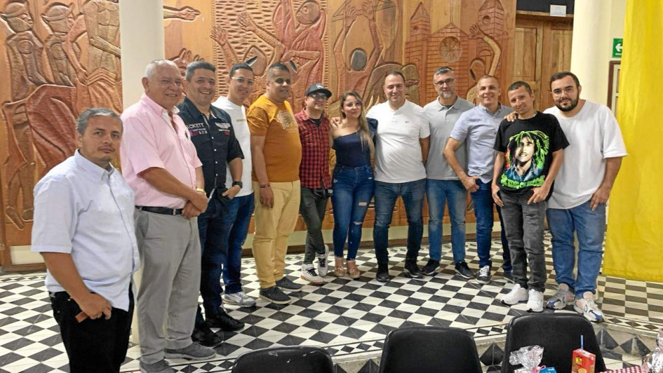 Grupo de periodistas asistentes al evento. Grupo de periodistas asistentes al evento.
