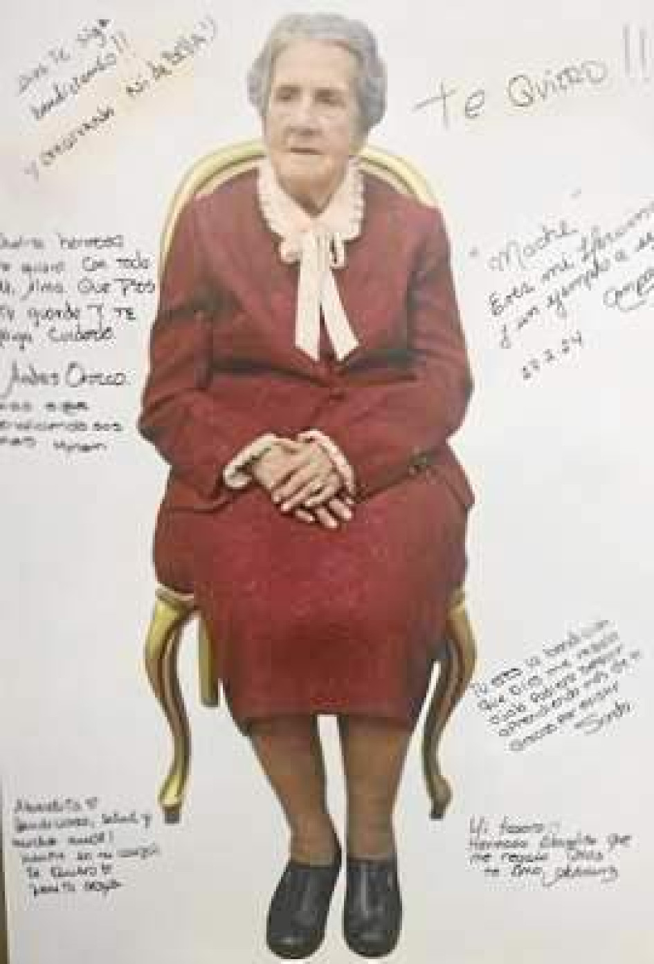 Fotos | Lector | LA PATRIA Ofelia Cardona de Avendaño rodeada de mensajes de amor y admiración.