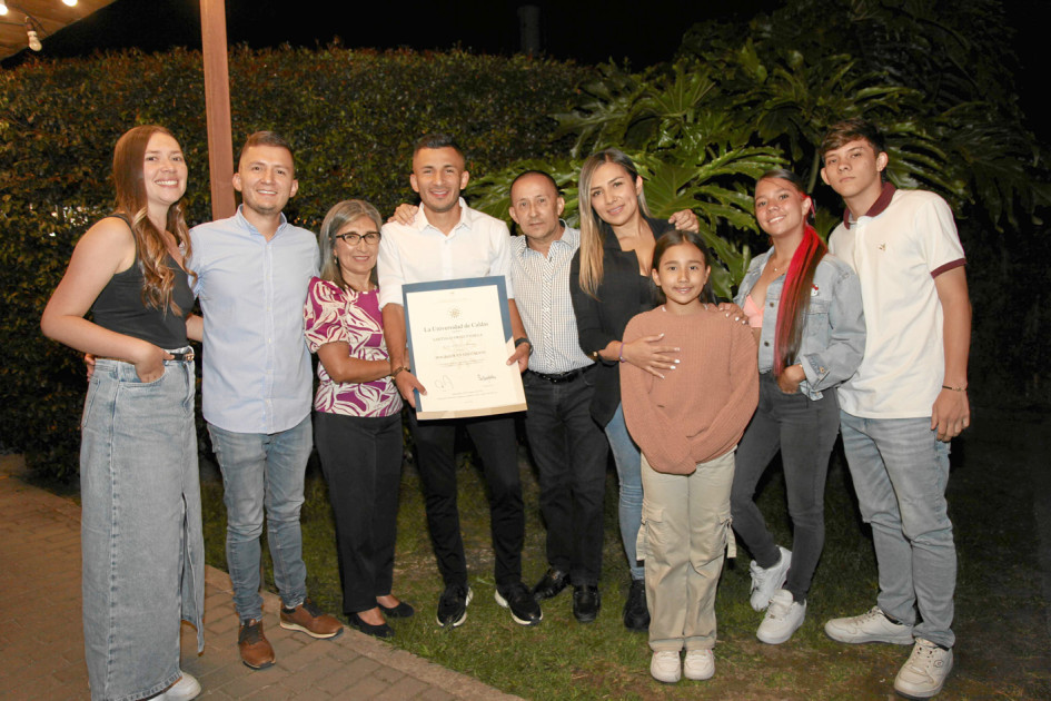 Fotos | Argemiro Idárraga | LA PATRIA Emilly Cardona, Sergio Ortiz, Amilvia Padilla, Santiago Ortiz, Mario Ortiz, Juliana Ortiz, Paulina Alzate, Isabella Alzate y Juan Martín Ortiz.