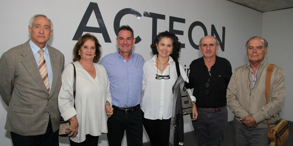 Gabriel Barreneche, Elvira Escobar, Elías Heim, Cecilia Arango, Álvaro Uribe y Albeiro Valencia Llano.