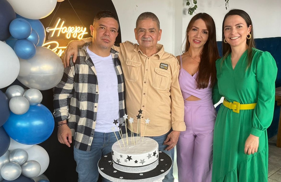 Foto | Henry Giraldo | LA PATRIA Josué Alzate Henao, pensionado de la Policía, celebró su cumpleaños en el restaurante Sublime, en Villamaría. Compartió con sus hijos Heberth; Diana Marcela, y Daissy Lorena Alzate Moreno, secretaria de Desarrollo Empleo e Innovación de la Gobernación de Caldas.