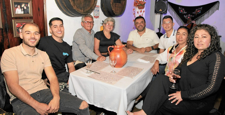 Juan Esteban Mosquera, Kevin David Bedoya, Juan Carlos Rendón, Martha Castaño, Julio César Orrego, Jan Carlos Agudelo, María Luz Morales y Paula Andrea Corrales. Juan Esteban Mosquera, Kevin David Bedoya, Juan Carlos Rendón, Martha Castaño, Julio César Orrego, Jan Carlos Agudelo, María Luz Morales y Paula Andrea Corrales.