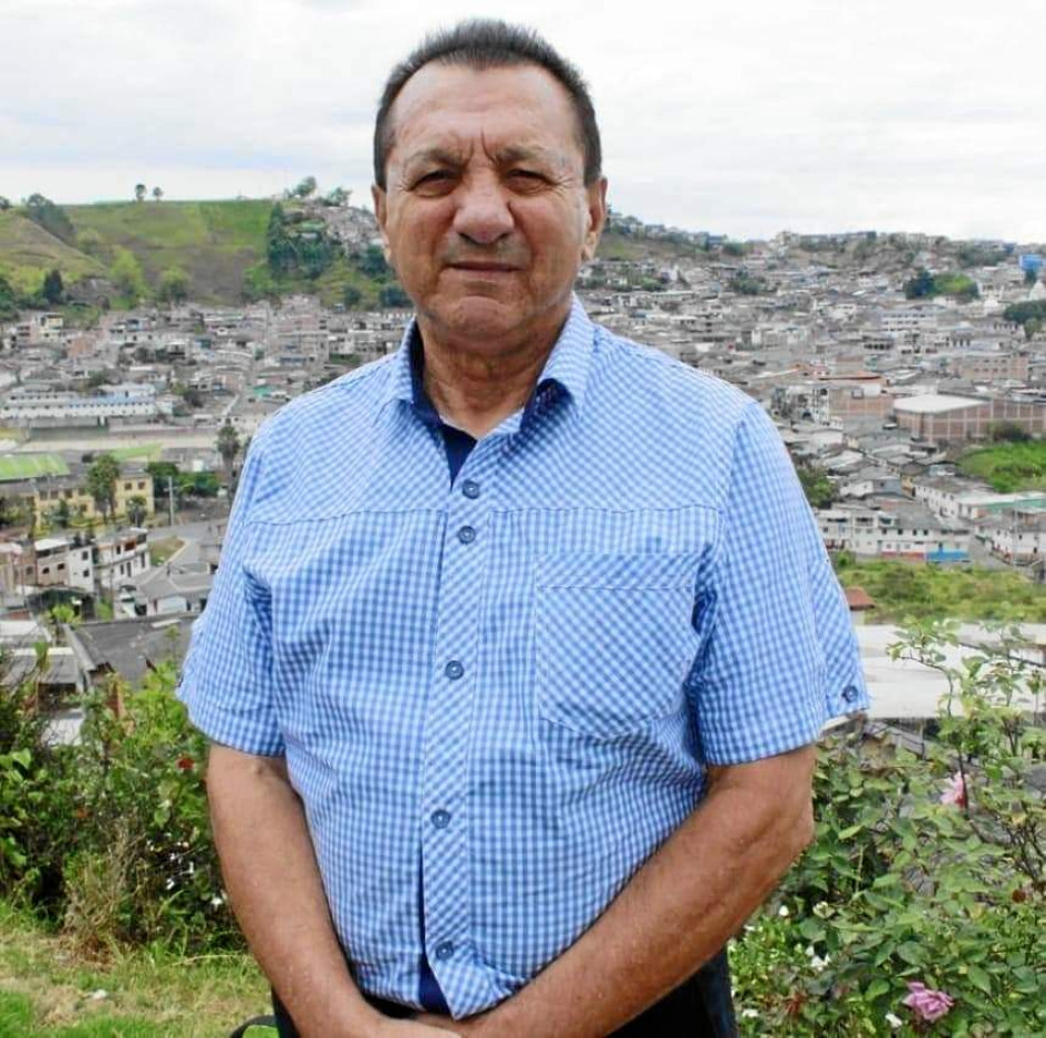 Foto | Lector | LA PATRIA A la edad de 80 años falleció, en una clínica de Manizales, el exconcejal de Neira y comerciante Rogelio Franco Bedoya. Fue un neirano de pura cepa, participó activamente en asuntos políticos y tuvo un rol protagónico en el comercio de la comarca. Quiso como pocos a su pueblo natal, sirvió a sus amigos, fue un hombre bueno, cívico y querido por sus coterráneos. Foto | Lector | LA PATRIA A la edad de 80 años falleció, en una clínica de Manizales, el exconcejal de Neira y comerciante Rogelio Franco Bedoya. Fue un neirano de pura cepa, participó activamente en asuntos políticos y tuvo un rol protagónico en el comercio de la comarca. Quiso como pocos a su pueblo natal, sirvió a sus amigos, fue un hombre bueno, cívico y querido por sus coterráneos.