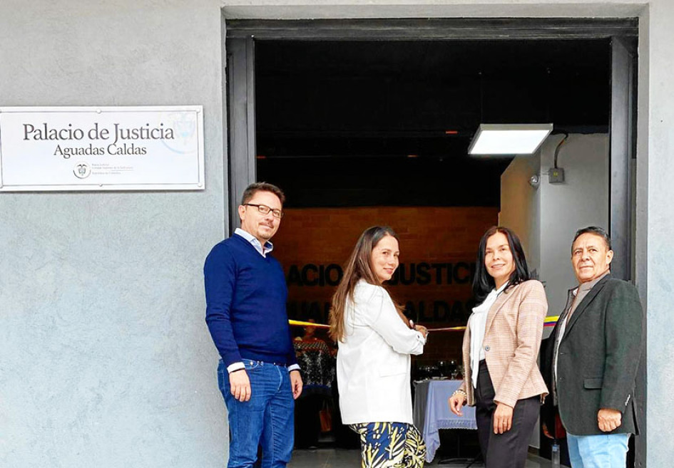 Entre los asistentes a la inauguración asistieron: Marcelo Giraldo Álvarez, director de administración judicial; Sandra Jaidive Fajardo Romero, presidente del Tribunal Superior; Carlos Manuel Zapata Jaimes, presidente Tribunal Contencioso Administrativo.