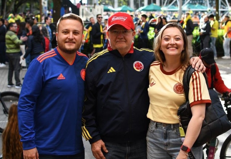 José Jesús Duque García se reunió en Bogotá con sus hijos Juan David y Laura para disfrutar en familia la final de la Copa América.