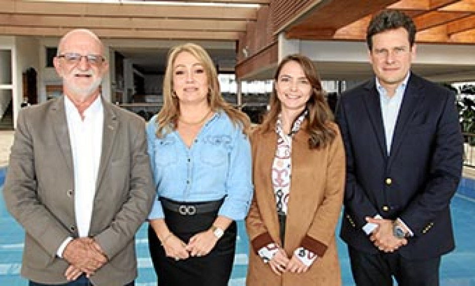 Fotos | Argemiro Idárraga | LA PATRIA Henry Gutiérrez Ángel, gobernador de Caldas; Paula Andrea Cristancho, Deisy Alzate y José Andrés Duarte, presidente Nacional de Cotelco.